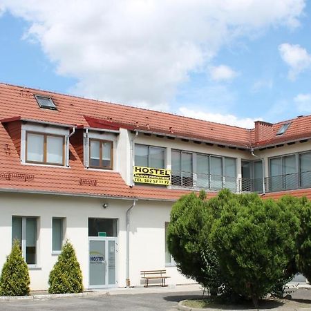 Hostel Nuove Frontiere Nysa Exterior foto