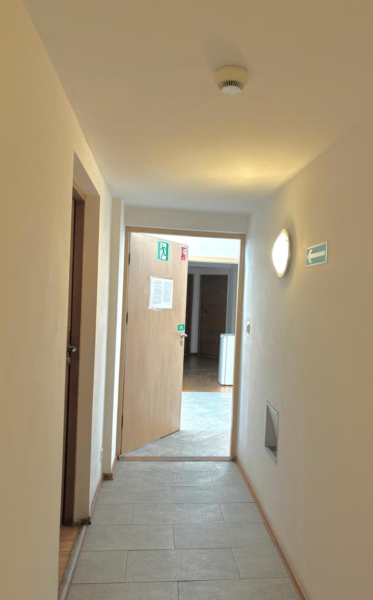 Hostel Nuove Frontiere Nysa Exterior foto